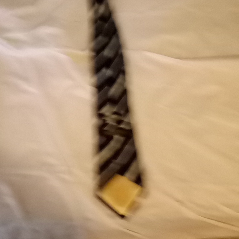 Dress tie